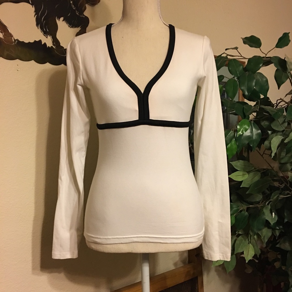 Moda International white black border top XS
